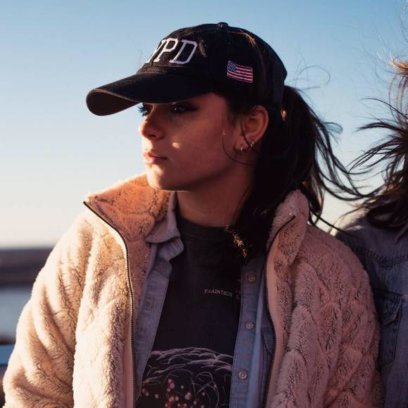 Meet your Posher, Hannah - Picture 1 of 1